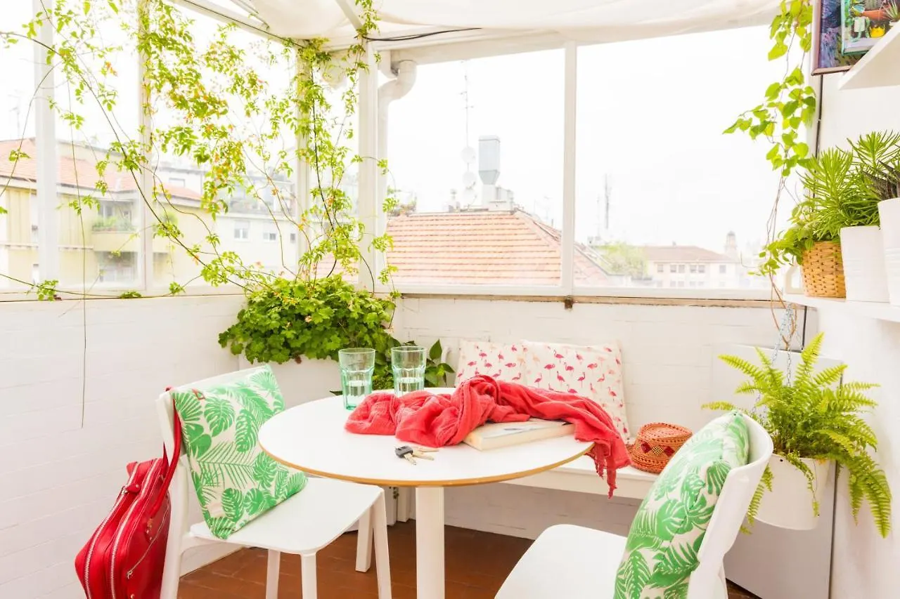 Apartamento Duomo Views, Light, Jungle-Inspired Studio With Terrace Milán Italia