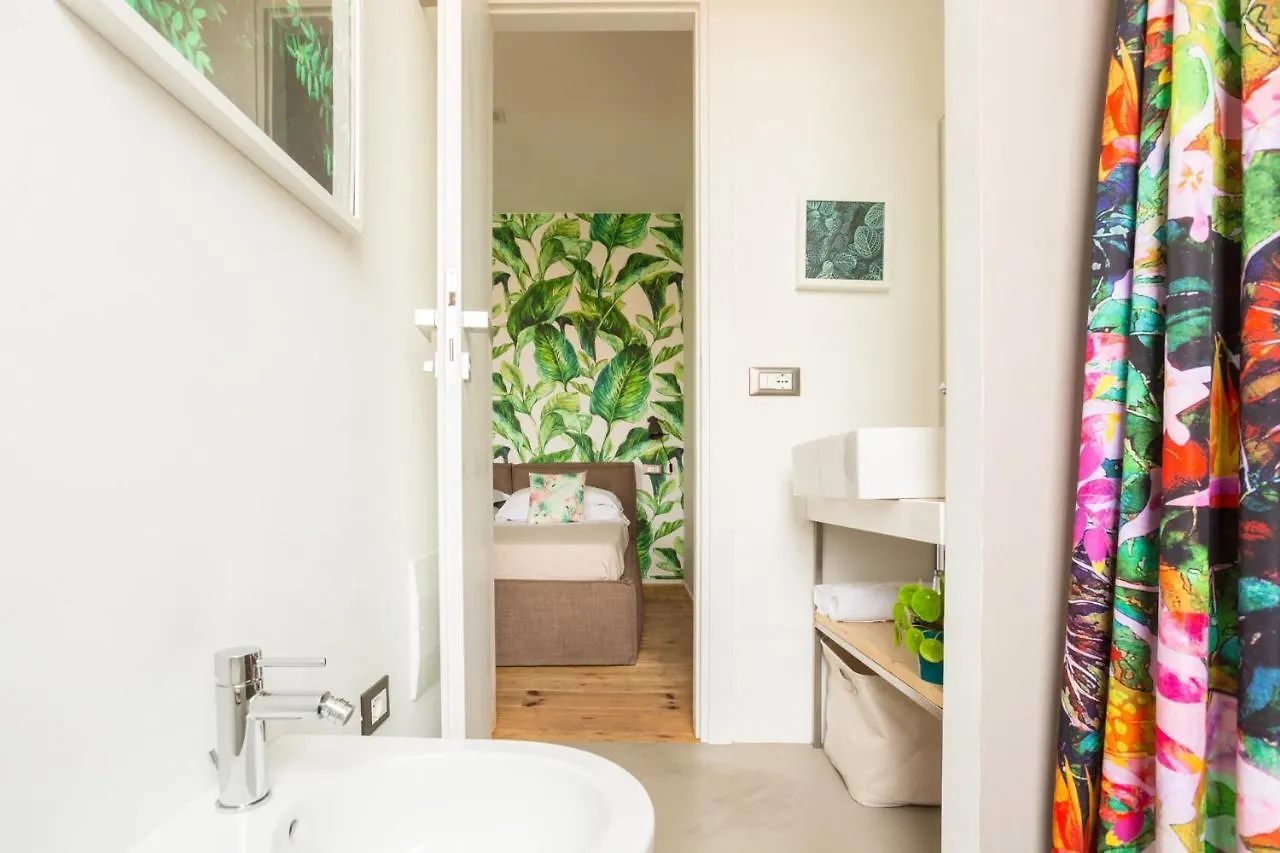 Апартаменты Duomo Views, Light, Jungle-Inspired Studio With Terrace Милан